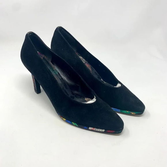 Stuart Weitzman Black Heels with Sleek Design - Picture 4 of 9